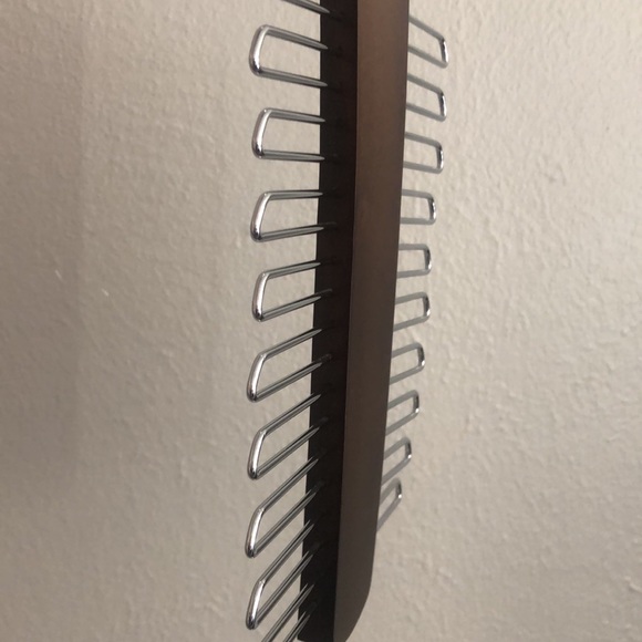 Tie hanger - Picture 3 of 3